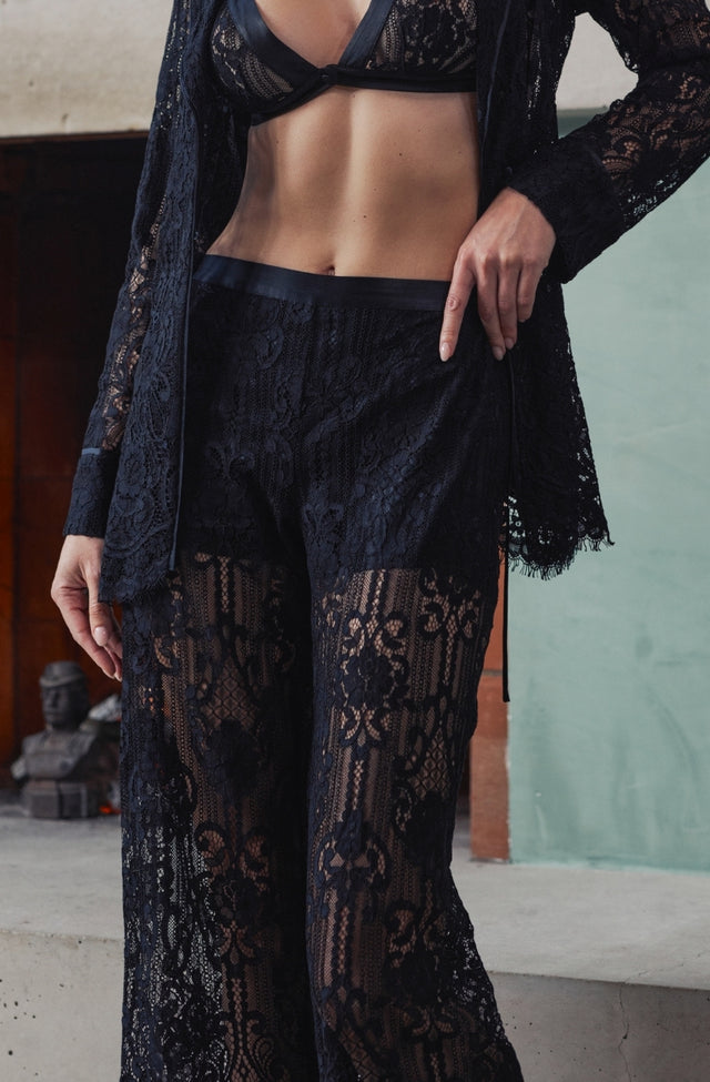 Pantalon noir en dentelle Branda